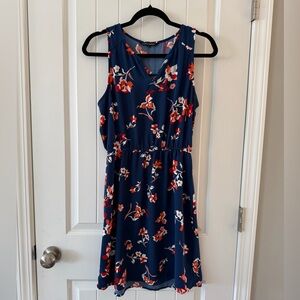 41 Hawthorn Navy Floral Dress Size M